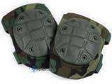 Matrix Warrior Advanced Tactical QD Knee Pads (Woodland Camo) Matrix Warrior Advanced Tactical QD Knee Pads (Woodland Camo)