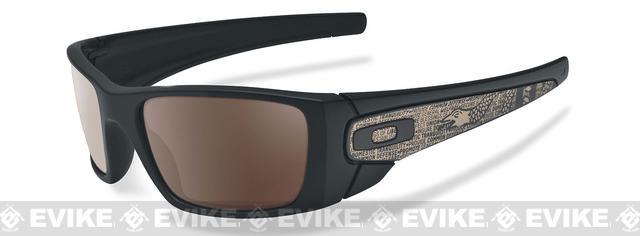 Oakley Fuel Cell Sunglasses (Color: Matte Black / Warm Grey)