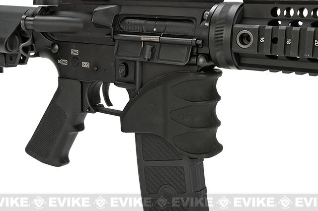 Bravo Polymer Ergo Magazine Well Grip for Airsoft M4 / M16 Rifles - Black,  Accessories & Parts, External Parts, Vertical Grips and Hand Stops -  Evike.com Airsoft Superstore