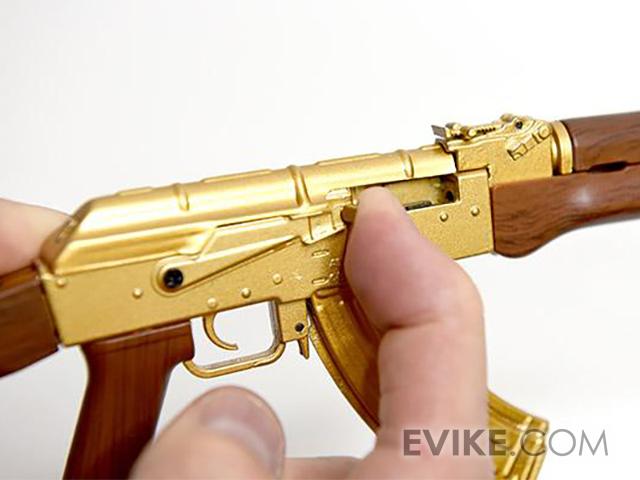 精巧1/3スケール　ミニチュアライフル　AK47 ゴールド Amazon.com: GoatGuns Miniature AK 47 Model Gold | 1:3 Scale