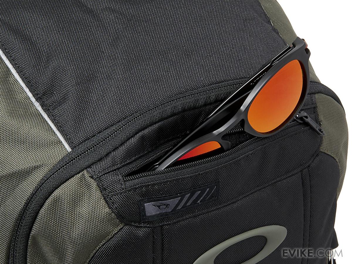 Oakley Enduro 25L 2.0 (Color Dark Brush), Tactical Gear/Apparel, Bags