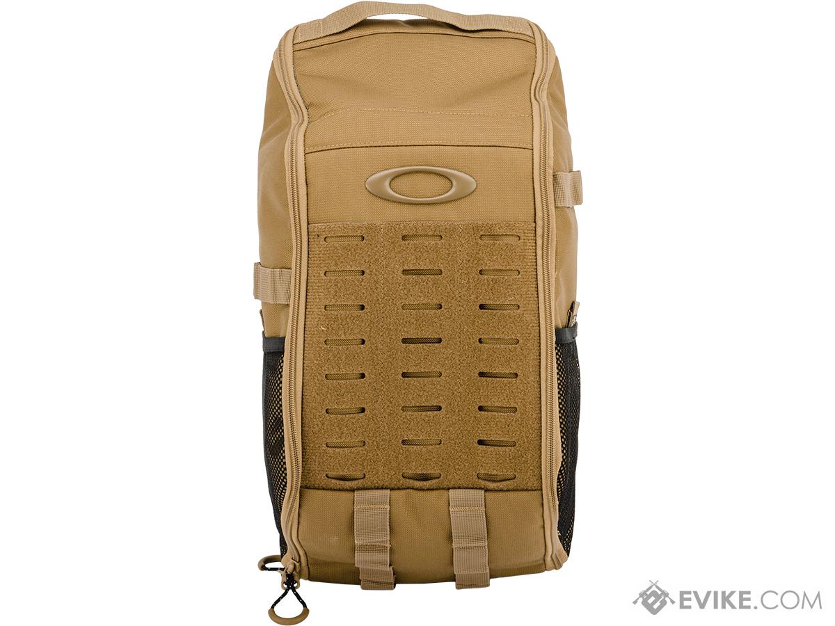 Oakley Extractor Sling Pack  (Color: Coyote), Tactical Gear/Apparel, Bags,  Sling/Messenger Bags  Airsoft Superstore