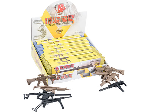 Tengyang 1/6th Scale Model Assorted Gun Pack (Model: CQB Weapons w/ Miniature Carrying Cases)